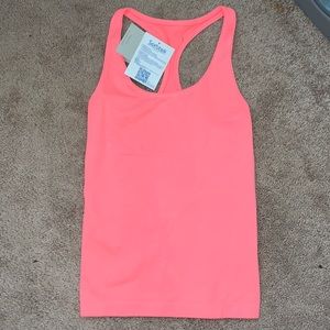 🐞Nikibiki Racerback tank top S/M NWT coral peach
